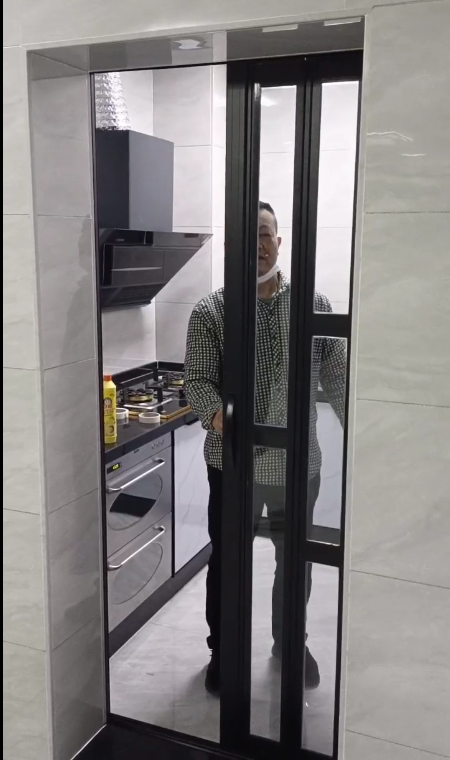 铝合金隔断百折门