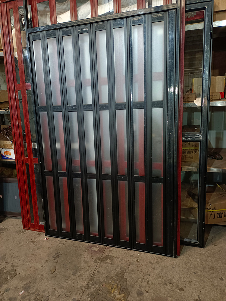 隔段铝合金百折门