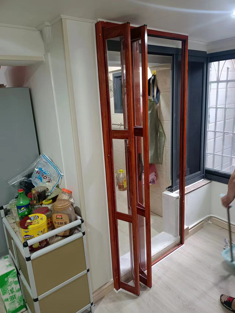 隔段铝合金百折门